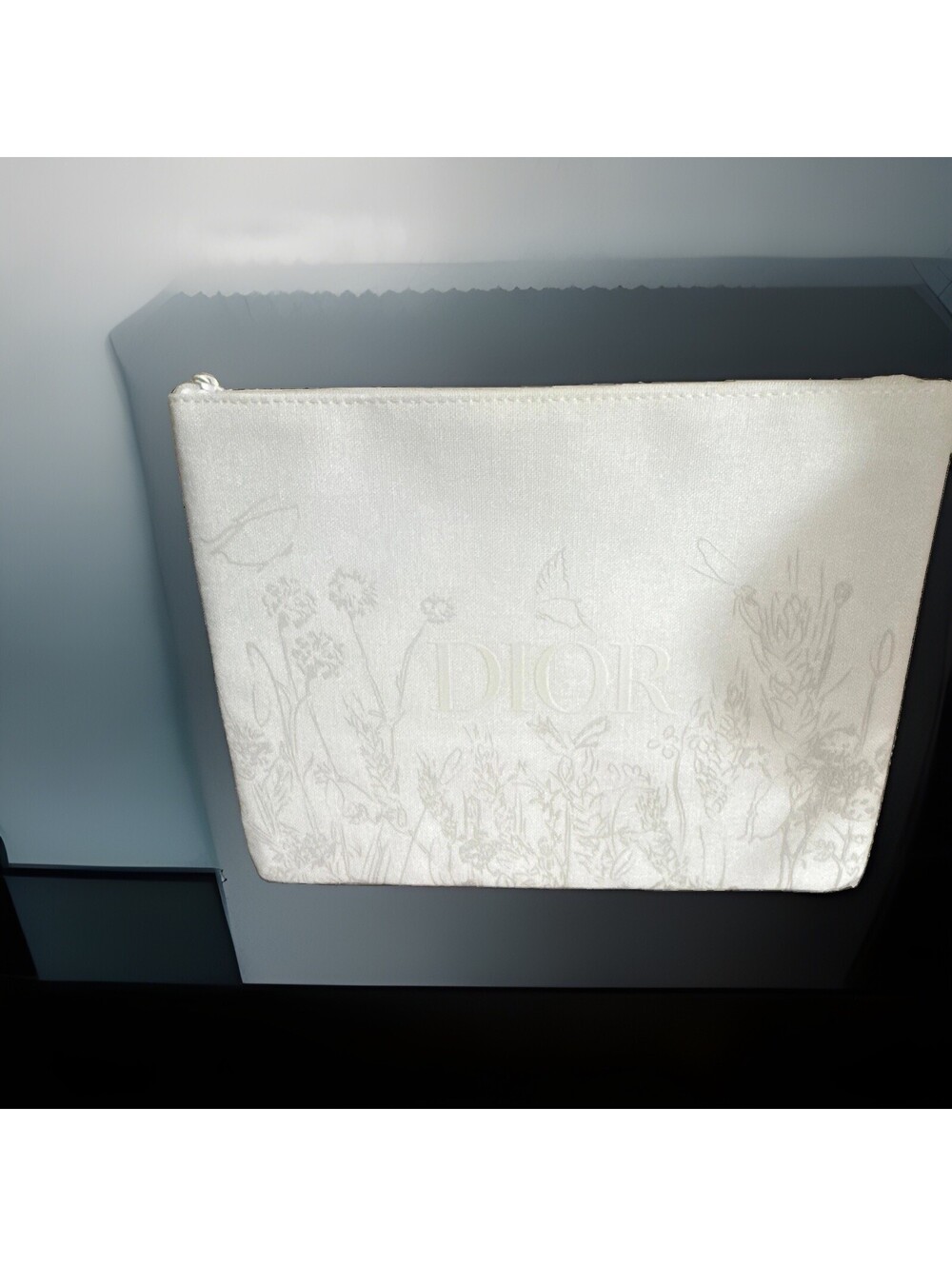 Dior White Zipper Cosmetic Makeup Bag Pouch - Picture 2 of 4